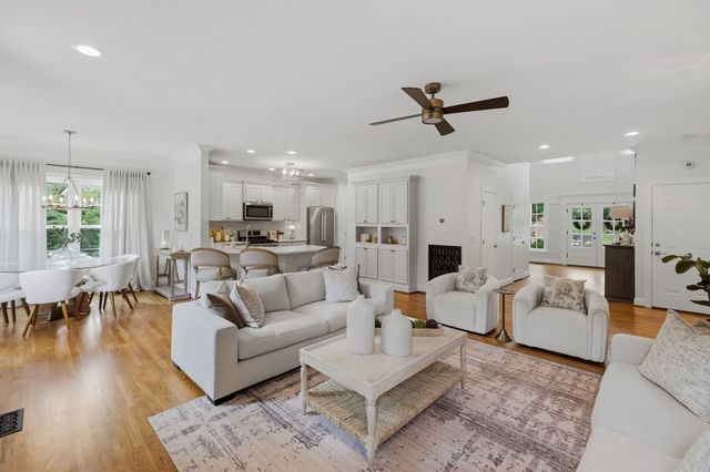 2020 Valley Brook Dr, Brentwood, TN 37027