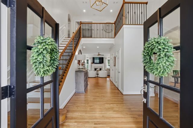 2020 Valley Brook Dr, Brentwood, TN 37027