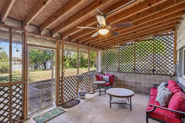 1207 Kenyon Avenue, Des Moines, IA 50315