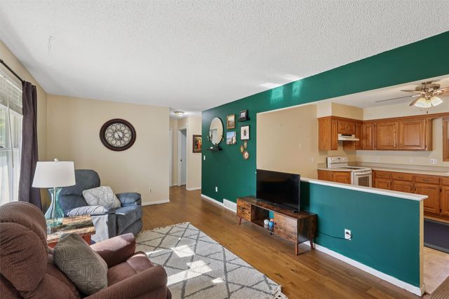 1207 Kenyon Avenue, Des Moines, IA 50315