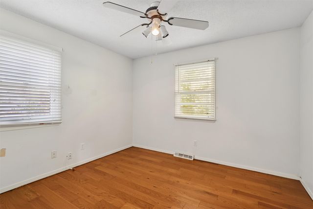 1207 Kenyon Avenue, Des Moines, IA 50315