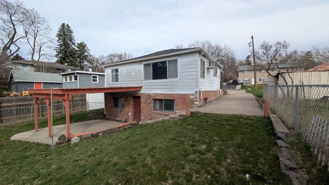 321 NW Cleveland St, Pullman, WA 99163