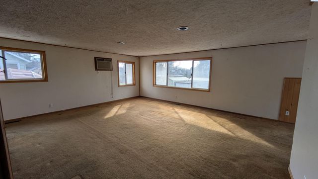 321 NW Cleveland St, Pullman, WA 99163