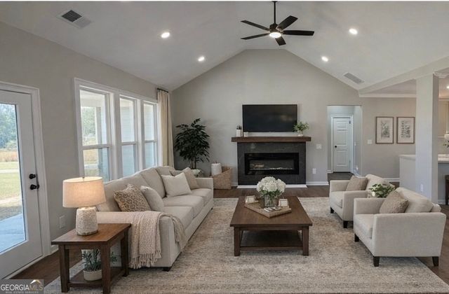 1205 Rocky Creek Road, Locust Grove, GA 30248