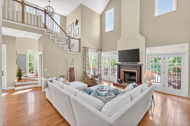 157 Giles Ln, Gallatin, TN 37066