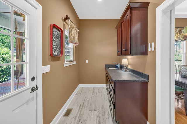 157 Giles Ln, Gallatin, TN 37066