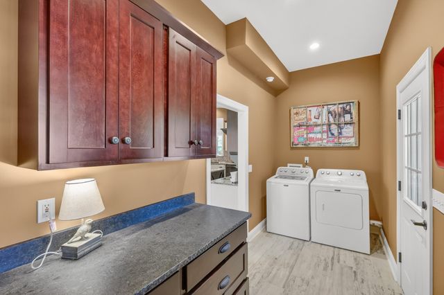 157 Giles Ln, Gallatin, TN 37066