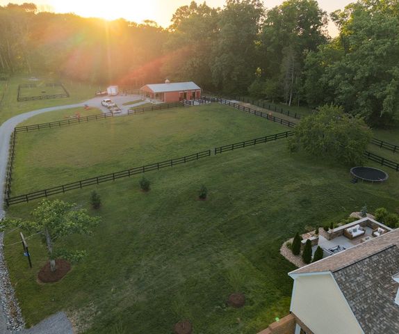 157 Giles Ln, Gallatin, TN 37066