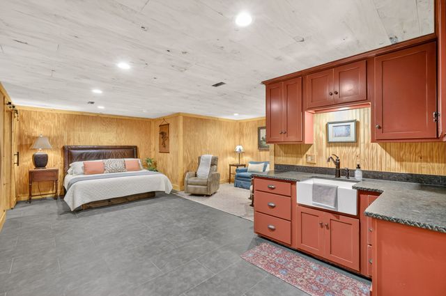 157 Giles Ln, Gallatin, TN 37066