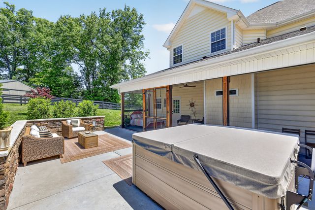 157 Giles Ln, Gallatin, TN 37066