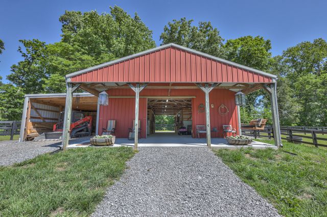 157 Giles Ln, Gallatin, TN 37066