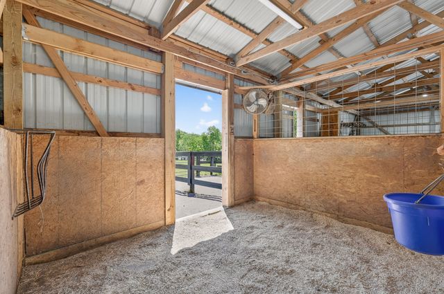 157 Giles Ln, Gallatin, TN 37066
