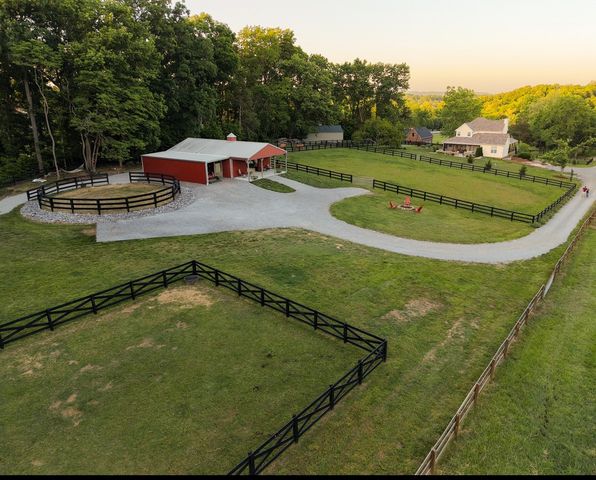 157 Giles Ln, Gallatin, TN 37066