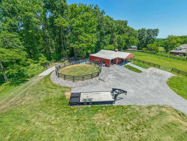 157 Giles Ln, Gallatin, TN 37066