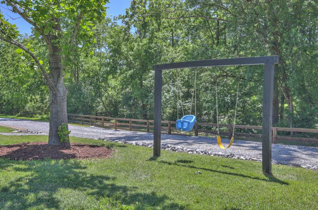 157 Giles Ln, Gallatin, TN 37066