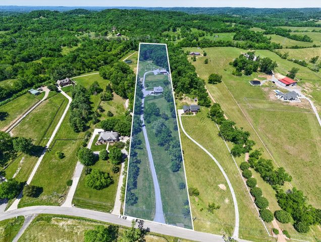 157 Giles Ln, Gallatin, TN 37066