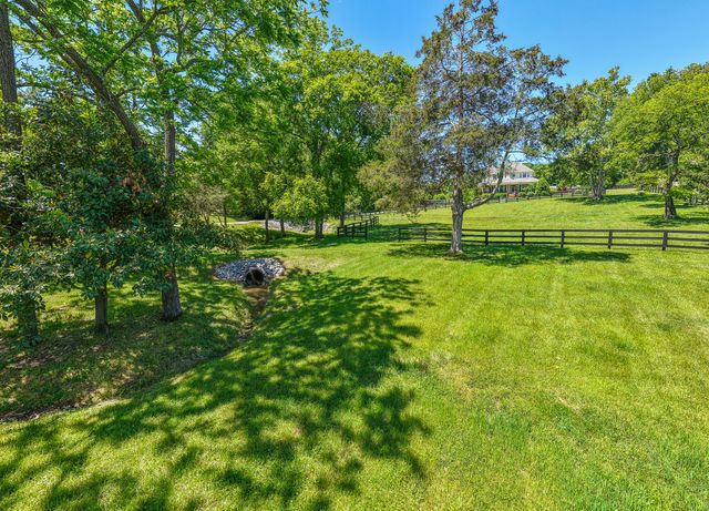 157 Giles Ln, Gallatin, TN 37066