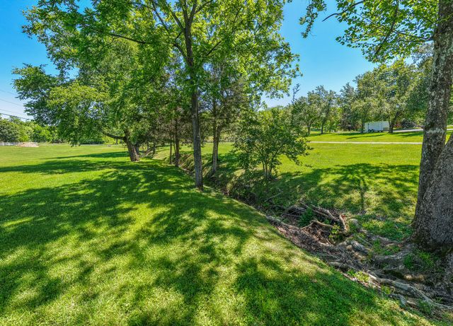 157 Giles Ln, Gallatin, TN 37066