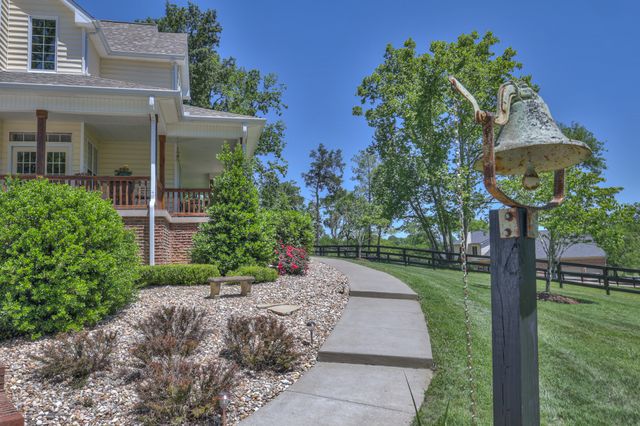 157 Giles Ln, Gallatin, TN 37066