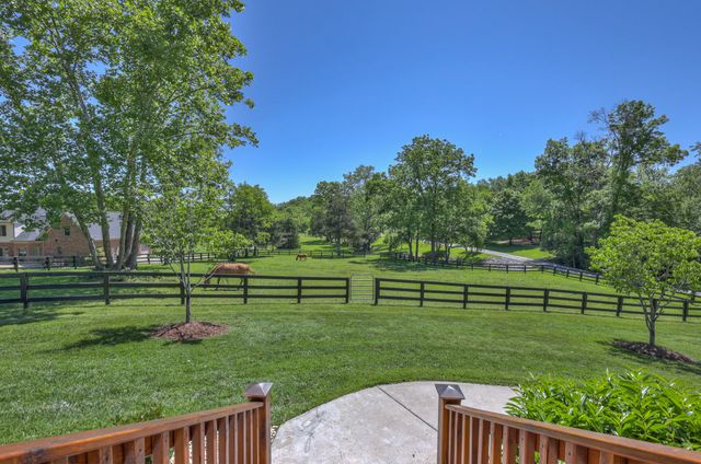 157 Giles Ln, Gallatin, TN 37066
