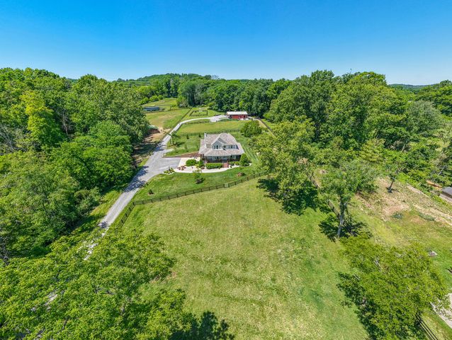 157 Giles Ln, Gallatin, TN 37066