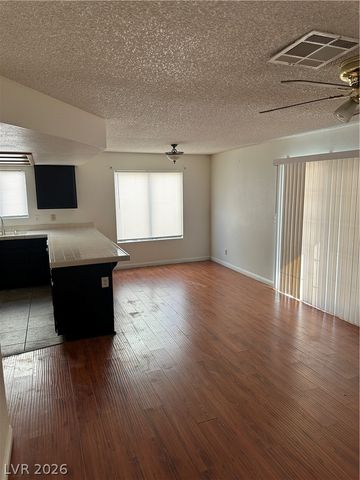 9521 SUNKEN REEF Circle, Las Vegas, NV 89117