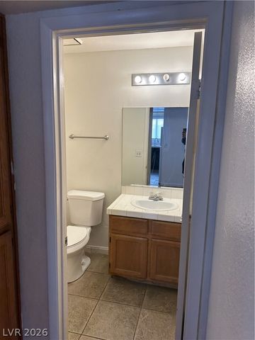 9521 SUNKEN REEF Circle, Las Vegas, NV 89117