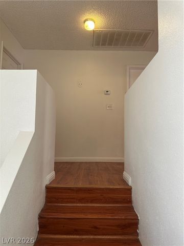 9521 SUNKEN REEF Circle, Las Vegas, NV 89117