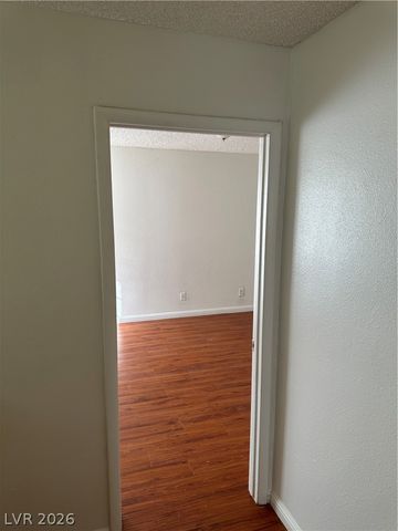 9521 SUNKEN REEF Circle, Las Vegas, NV 89117