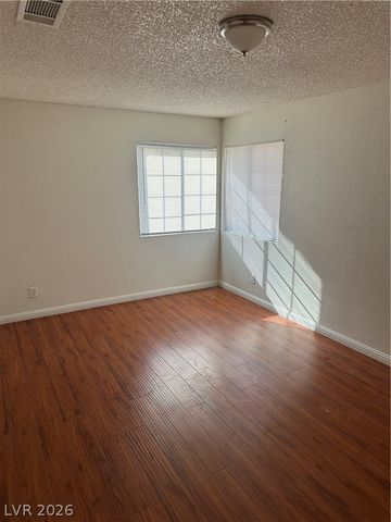 9521 SUNKEN REEF Circle, Las Vegas, NV 89117