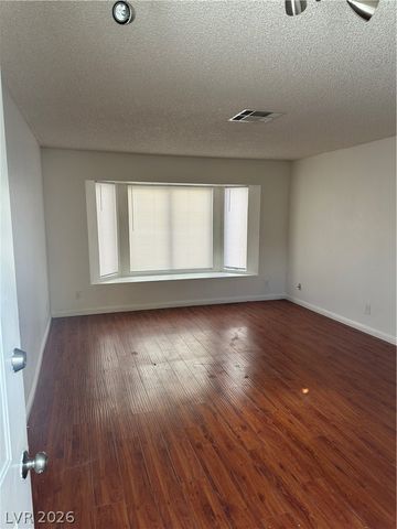 9521 SUNKEN REEF Circle, Las Vegas, NV 89117