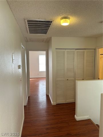 9521 SUNKEN REEF Circle, Las Vegas, NV 89117