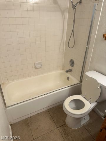 9521 SUNKEN REEF Circle, Las Vegas, NV 89117