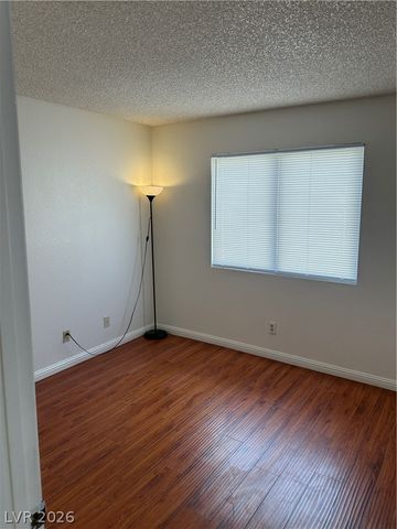 9521 SUNKEN REEF Circle, Las Vegas, NV 89117