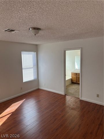 9521 SUNKEN REEF Circle, Las Vegas, NV 89117