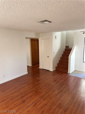 9521 SUNKEN REEF Circle, Las Vegas, NV 89117