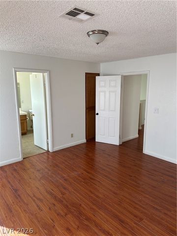 9521 SUNKEN REEF Circle, Las Vegas, NV 89117