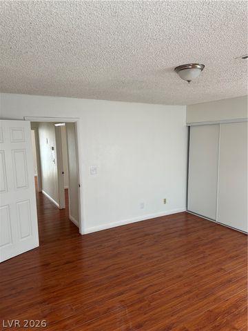 9521 SUNKEN REEF Circle, Las Vegas, NV 89117