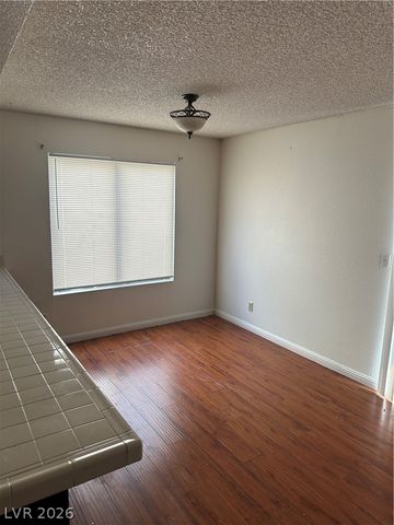 9521 SUNKEN REEF Circle, Las Vegas, NV 89117