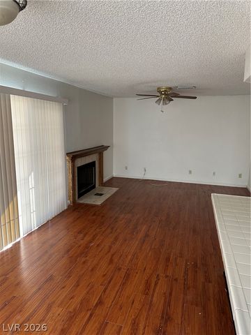 9521 SUNKEN REEF Circle, Las Vegas, NV 89117