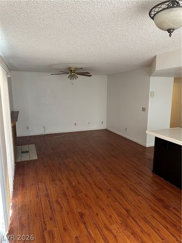 9521 SUNKEN REEF Circle, Las Vegas, NV 89117