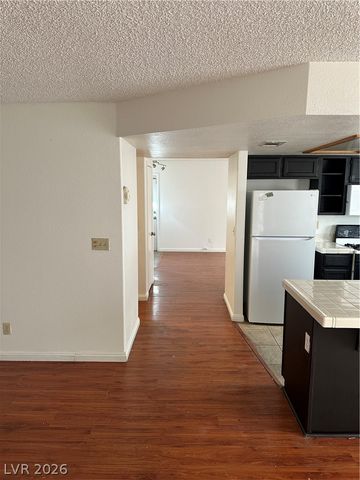 9521 SUNKEN REEF Circle, Las Vegas, NV 89117