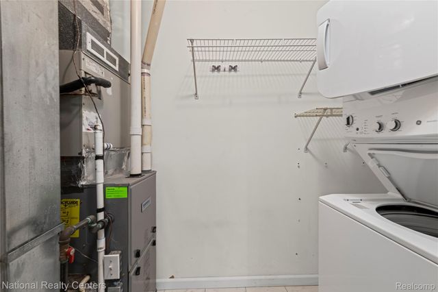 4967 Oak Hill Drive, Waterford Charter Township, MI 48329