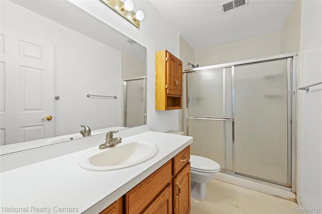 4967 Oak Hill Drive, Waterford Charter Township, MI 48329