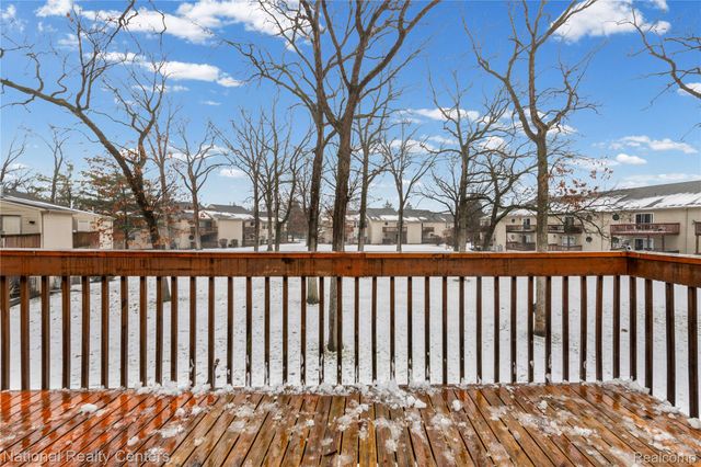 4967 Oak Hill Drive, Waterford Charter Township, MI 48329