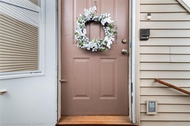 4967 Oak Hill Drive, Waterford Charter Township, MI 48329