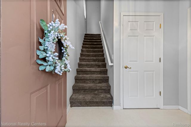 4967 Oak Hill Drive, Waterford Charter Township, MI 48329