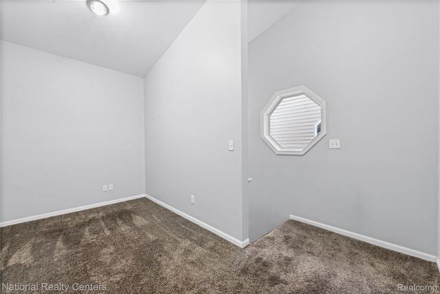 4967 Oak Hill Drive, Waterford Charter Township, MI 48329