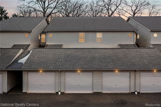 4967 Oak Hill Drive, Waterford Charter Township, MI 48329