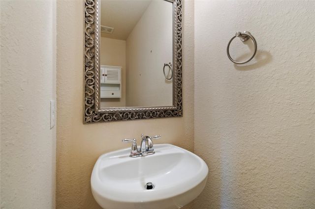 1740 N Meridian Greens Drive, Dickinson, TX 77539